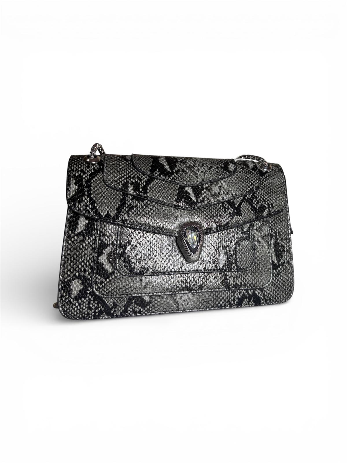 Bolso efecto serpiente