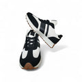 Zapatillas Deportivas Blancas y Negras